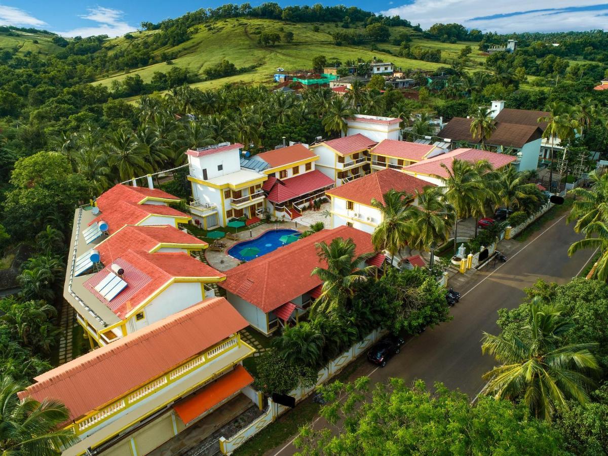 Spazio Leisure Resort, Goa Anjuna Bagian luar foto