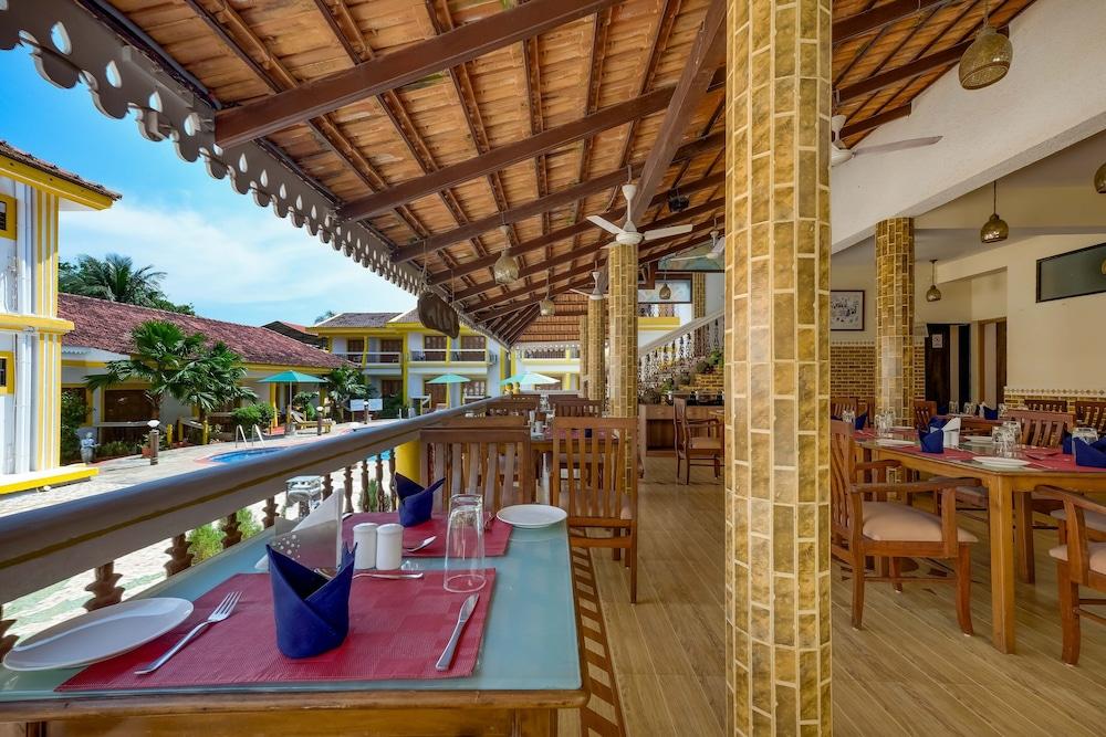 Spazio Leisure Resort, Goa Anjuna Bagian luar foto