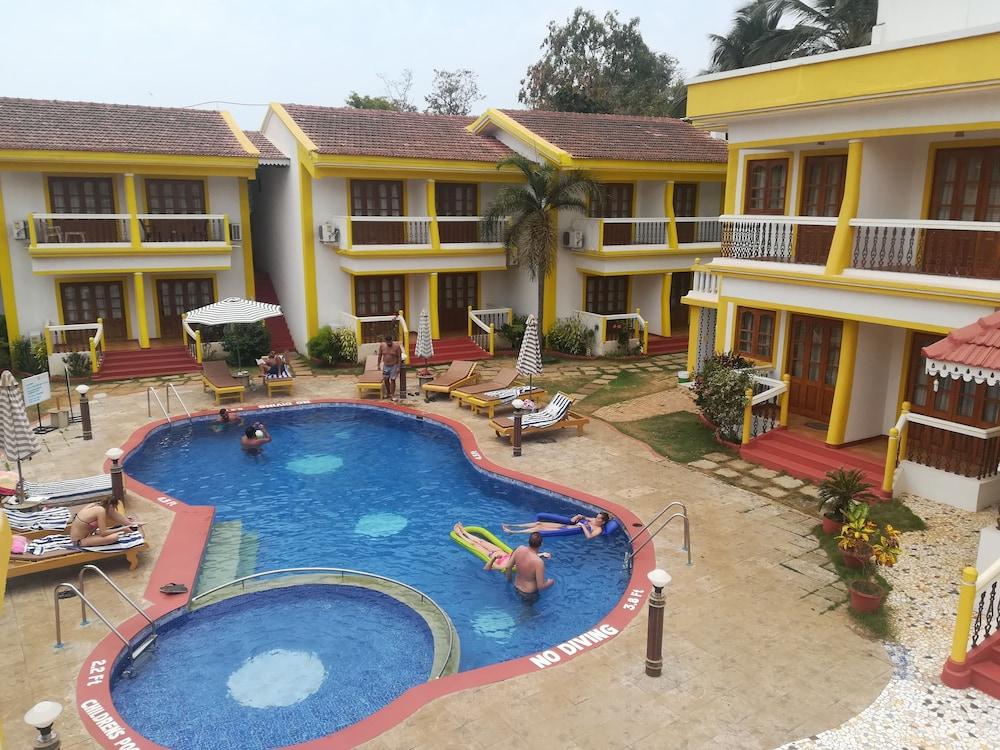 Spazio Leisure Resort, Goa Anjuna Bagian luar foto