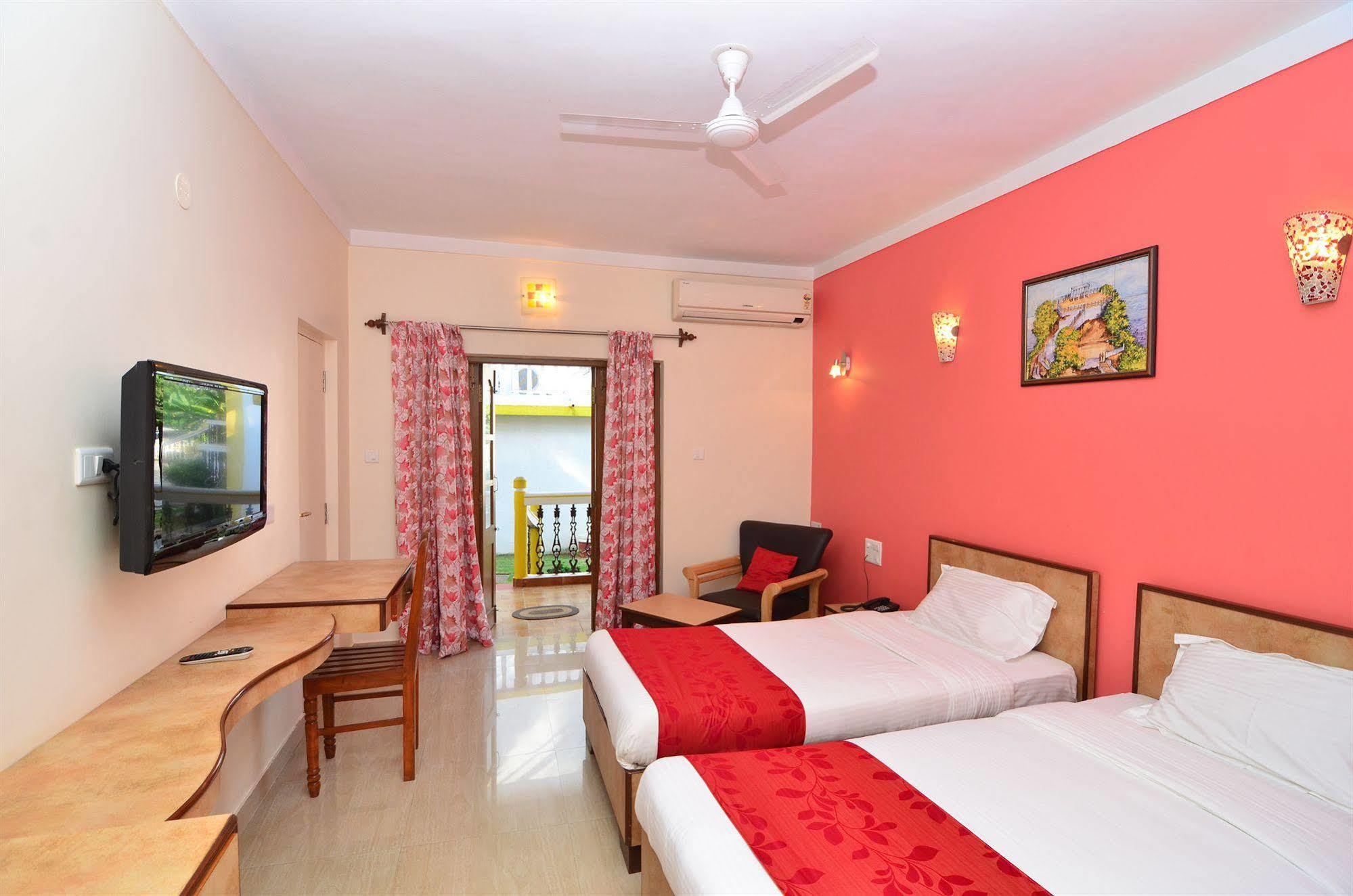 Spazio Leisure Resort, Goa Anjuna Bagian luar foto