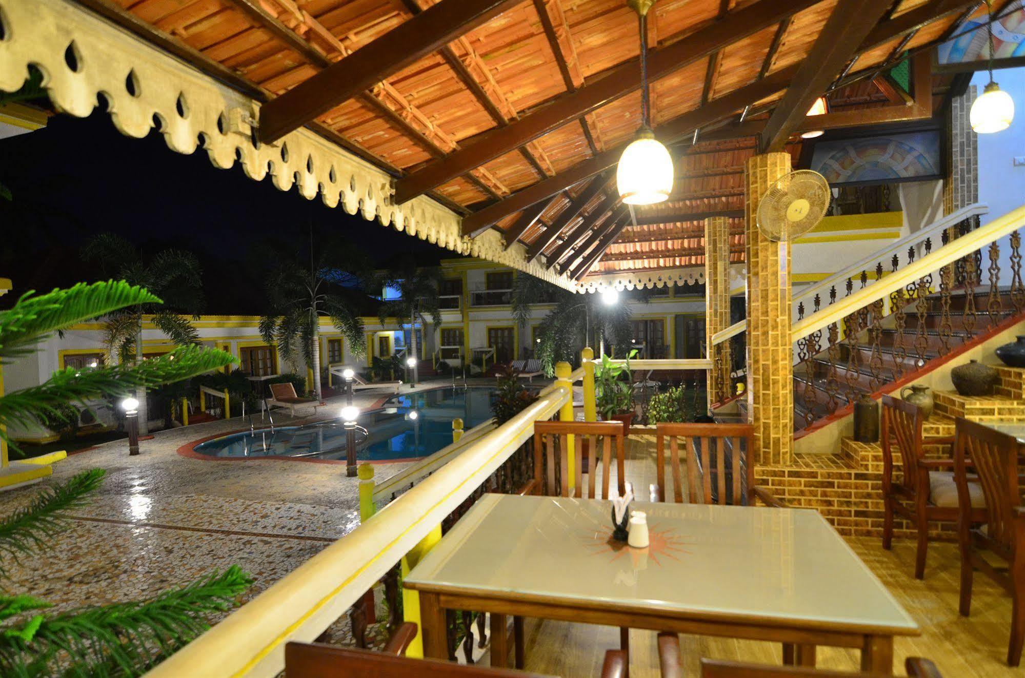 Spazio Leisure Resort, Goa Anjuna Bagian luar foto