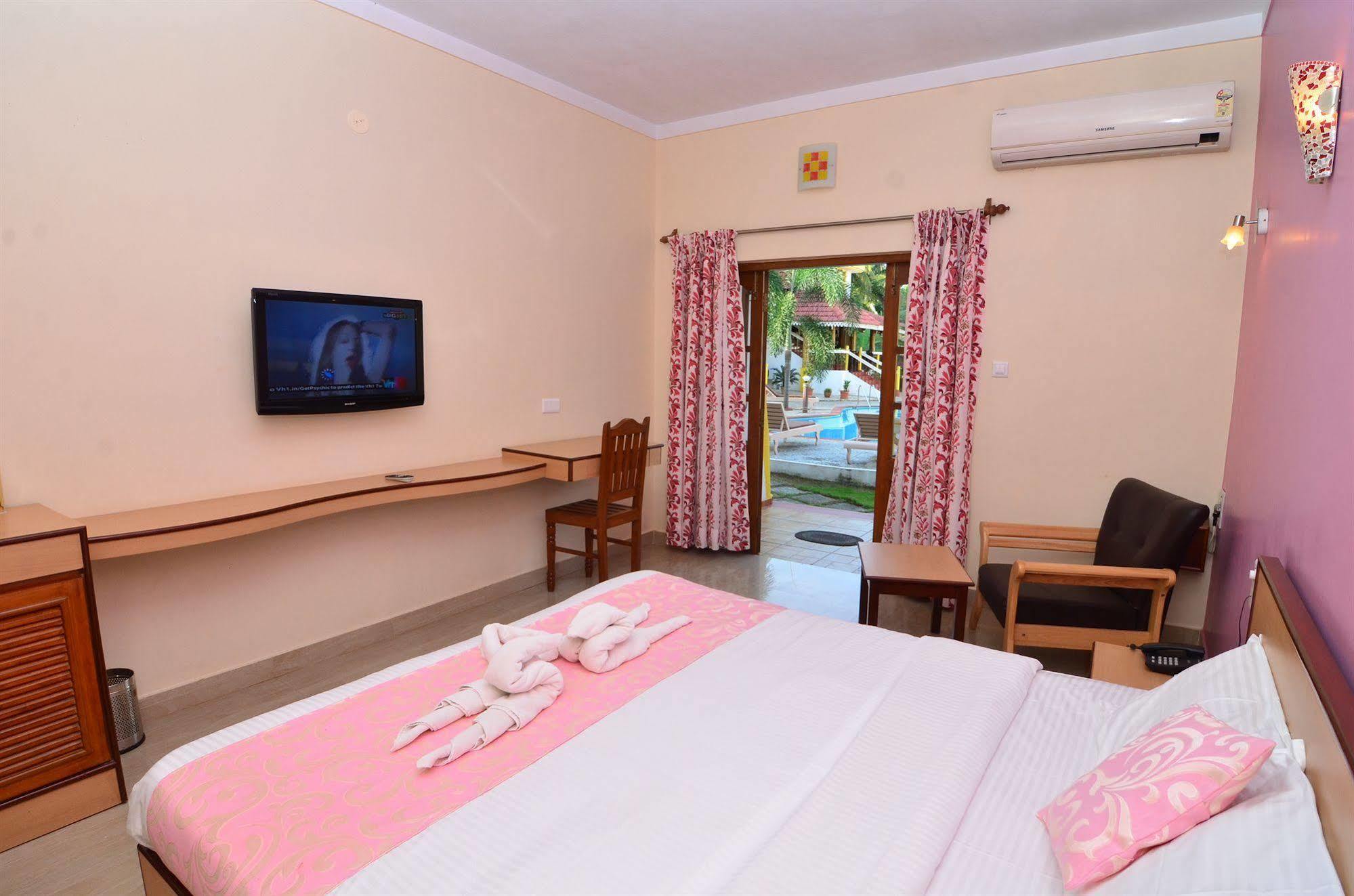 Spazio Leisure Resort, Goa Anjuna Bagian luar foto