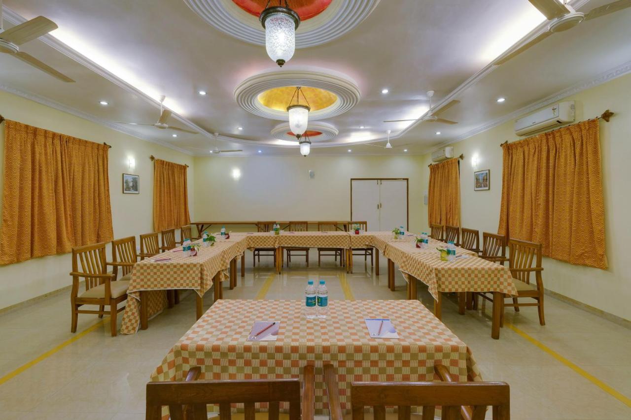Spazio Leisure Resort, Goa Anjuna Bagian luar foto