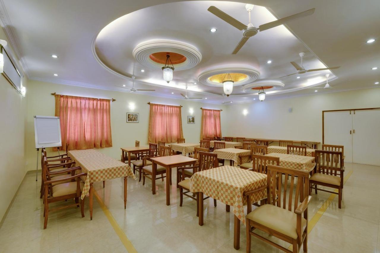 Spazio Leisure Resort, Goa Anjuna Bagian luar foto