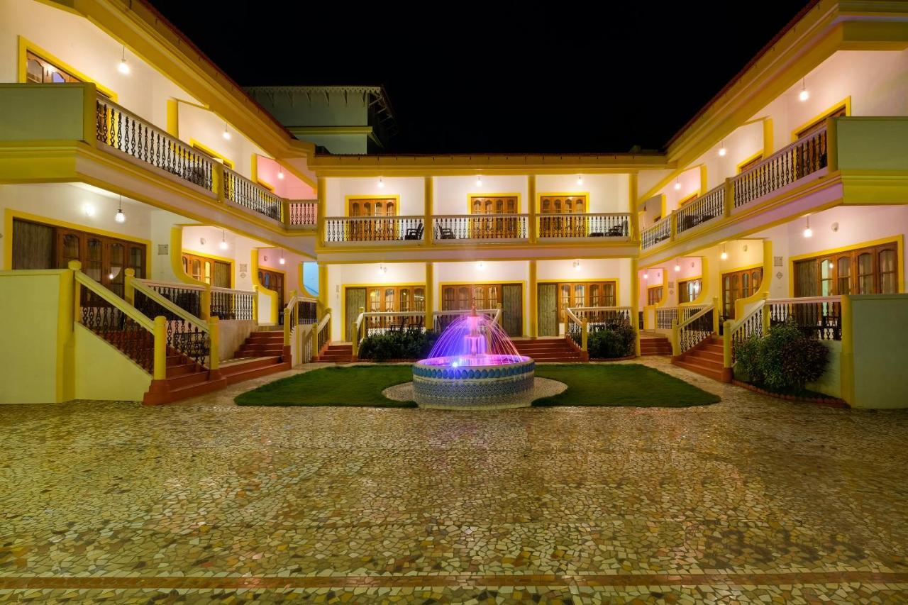 Spazio Leisure Resort, Goa Anjuna Bagian luar foto